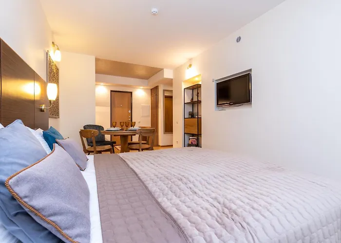 Alkos Namu Apartamentai פלאנגה