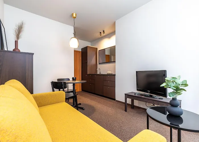 Alkos Namu Apartamentai פלאנגה